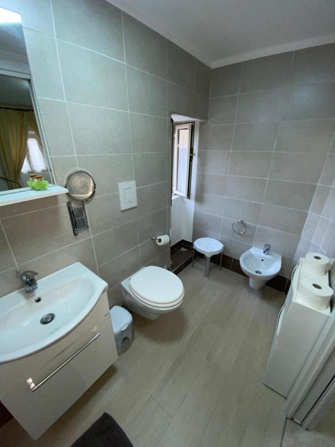 House S. Ferdinando * Napoli